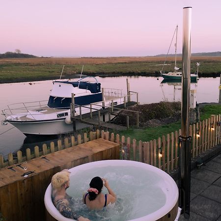 Hot Tub With A View - Christchurch Harbour Exterior foto